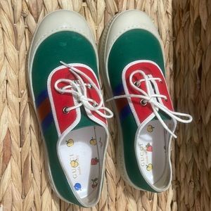 Unisex kids gucci shoes.